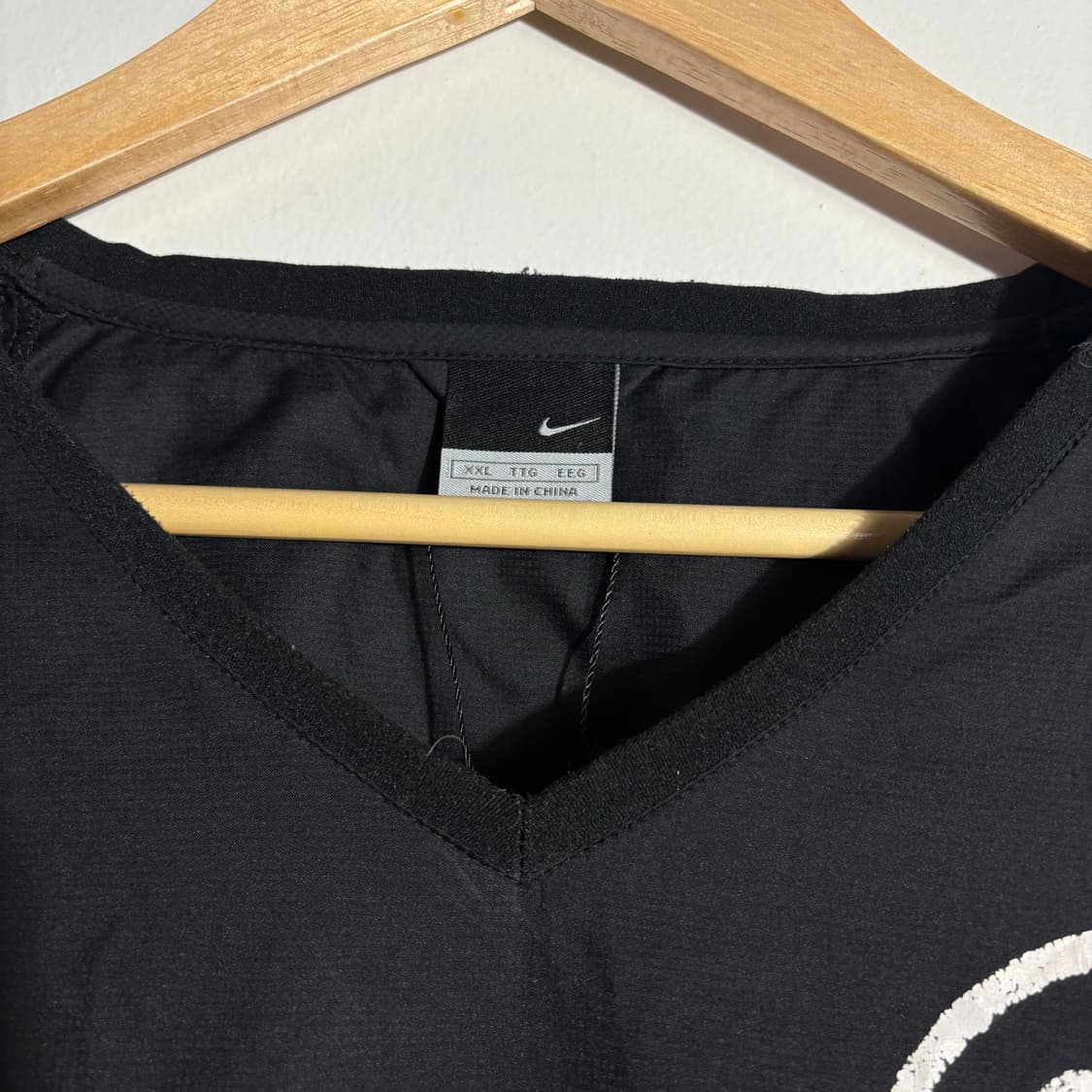 나이키 블랙 스우시 90 로고 브이넥 바람막이 (무료배송) 상품이미지4