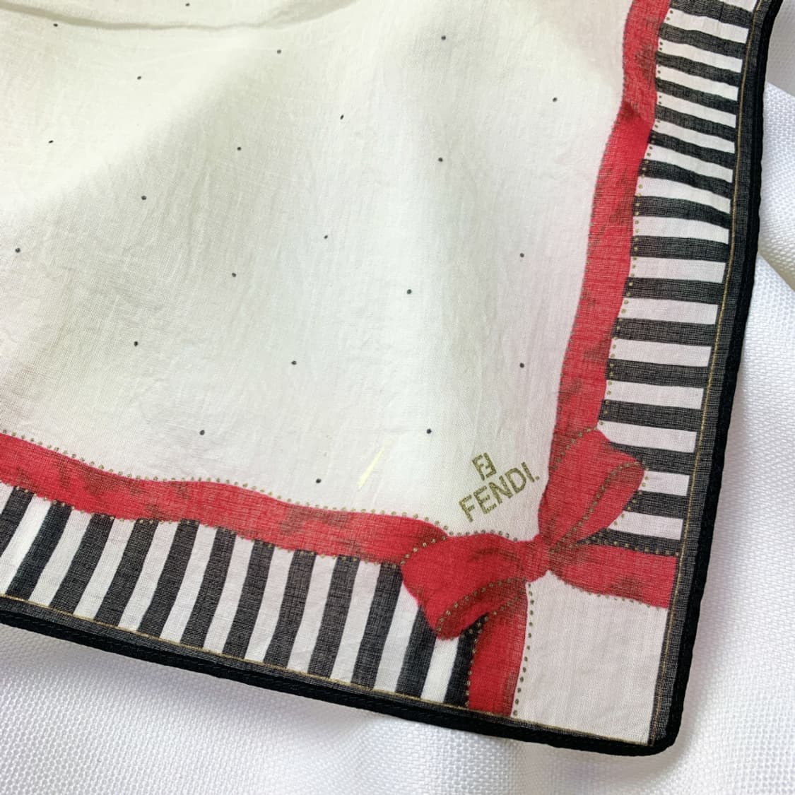 [정품] Fendi 펜디 리본 빈티지 쁘띠스카프 손수건 상품이미지2