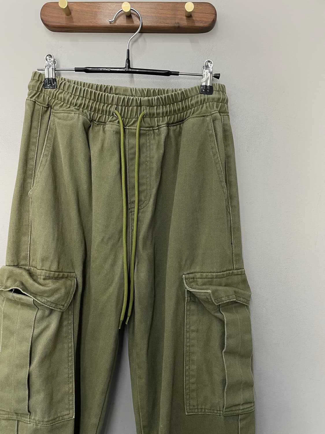 블랙업 카고 밴딩 카키 팬츠 H2807 상품이미지3