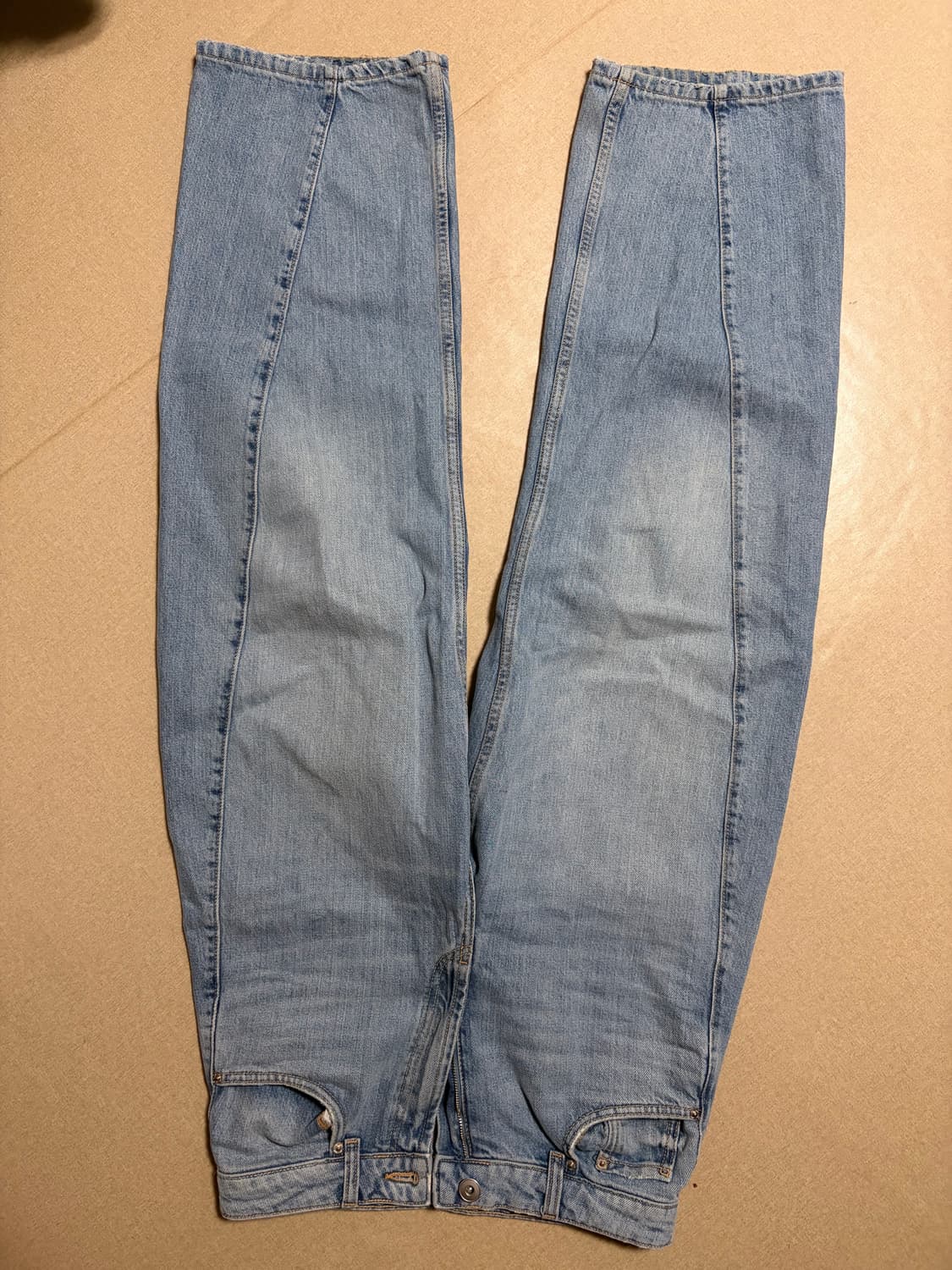 자라 TRF MID-RISE BAGGY BARREL JEANS  상품이미지3