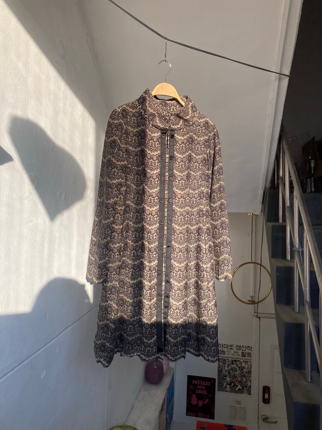 레이스 펀칭 디테일 빈티지 코트 상품이미지1