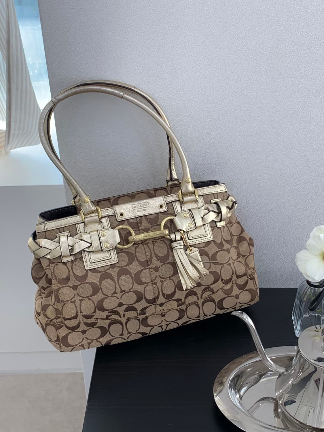 Coach Gold Shoulder Bag 👑 상품이미지1