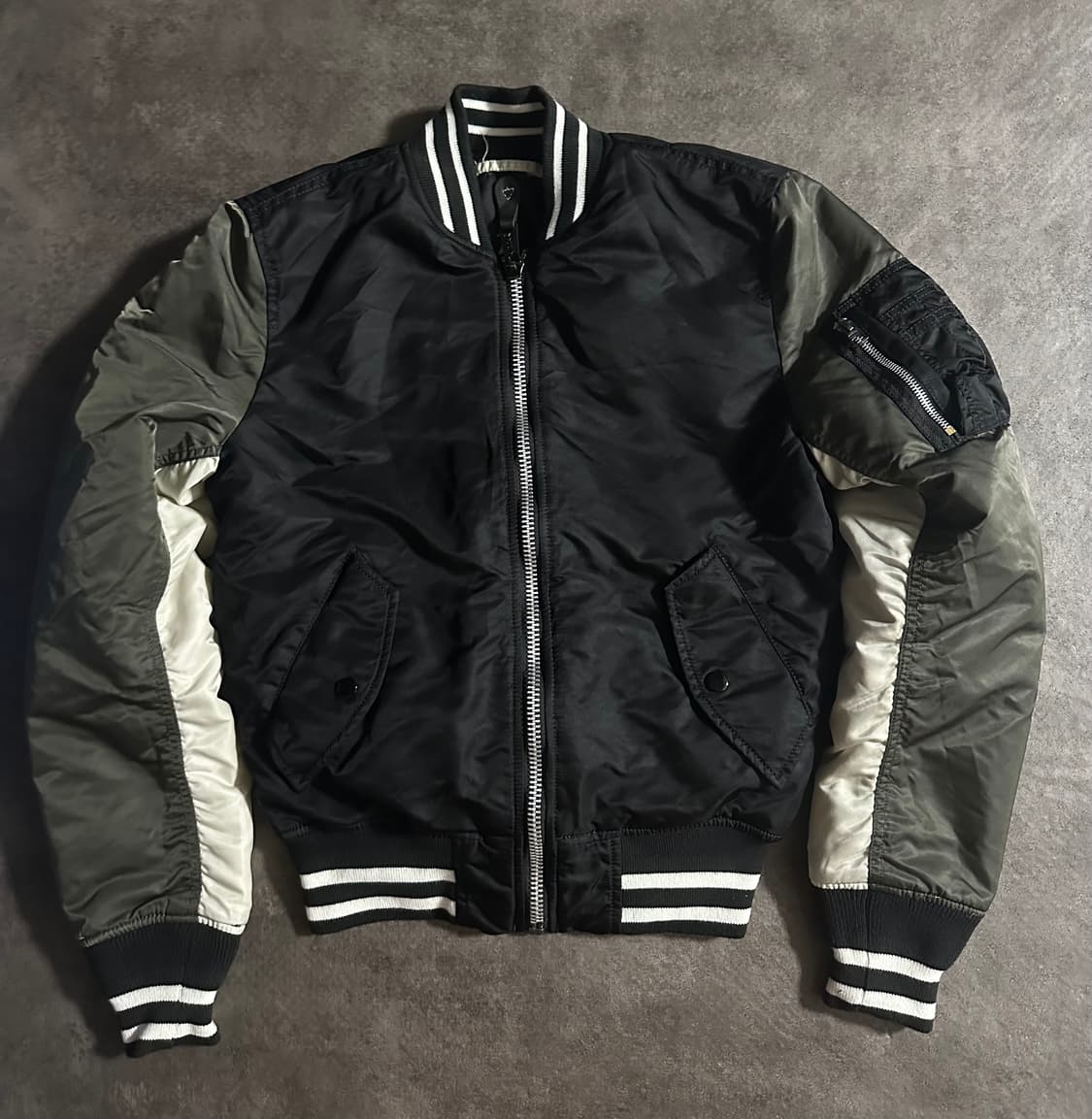 알파 인더스트리 리버시블 양면 MA-1 항공점퍼 상품이미지1