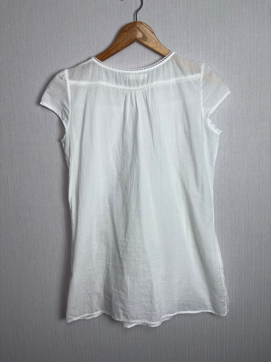 화이트 반소매 자수 블라우스 상품이미지9