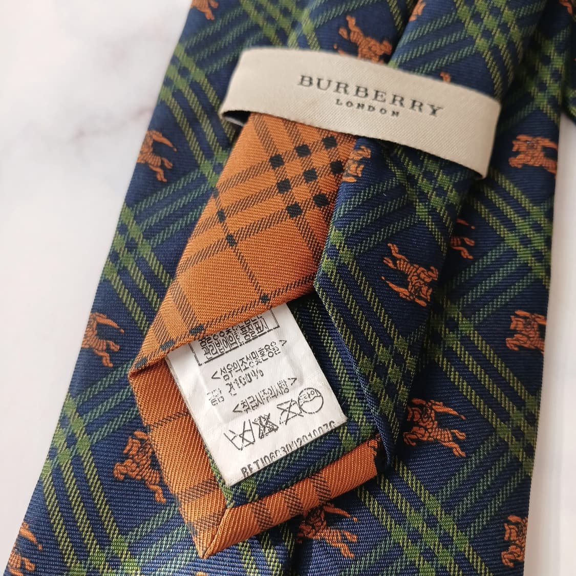 버버리 실크 그린 체크 패턴 넥타이 9cm B등급 A19491
 상품이미지9