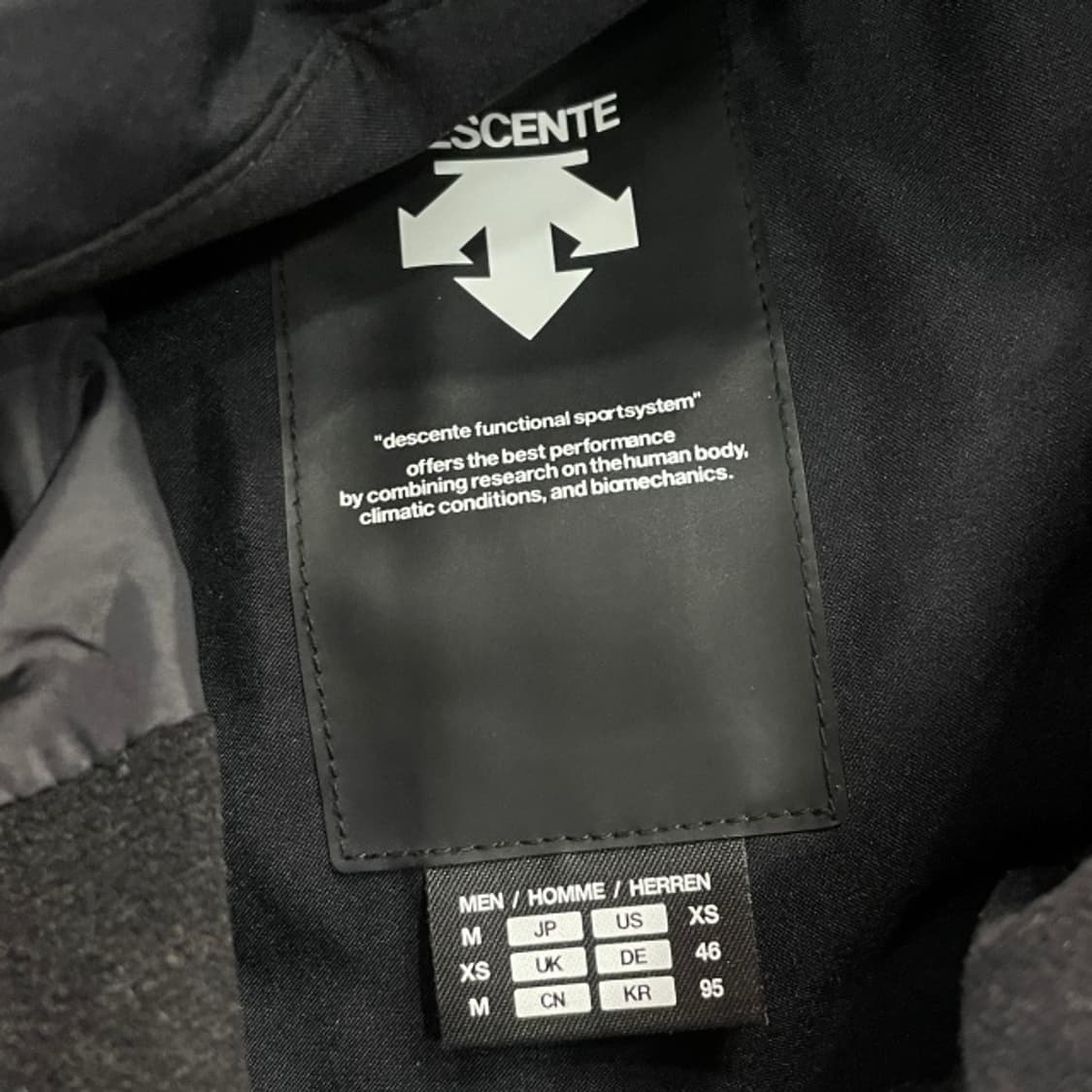 95 데상트 패딩 상품이미지3