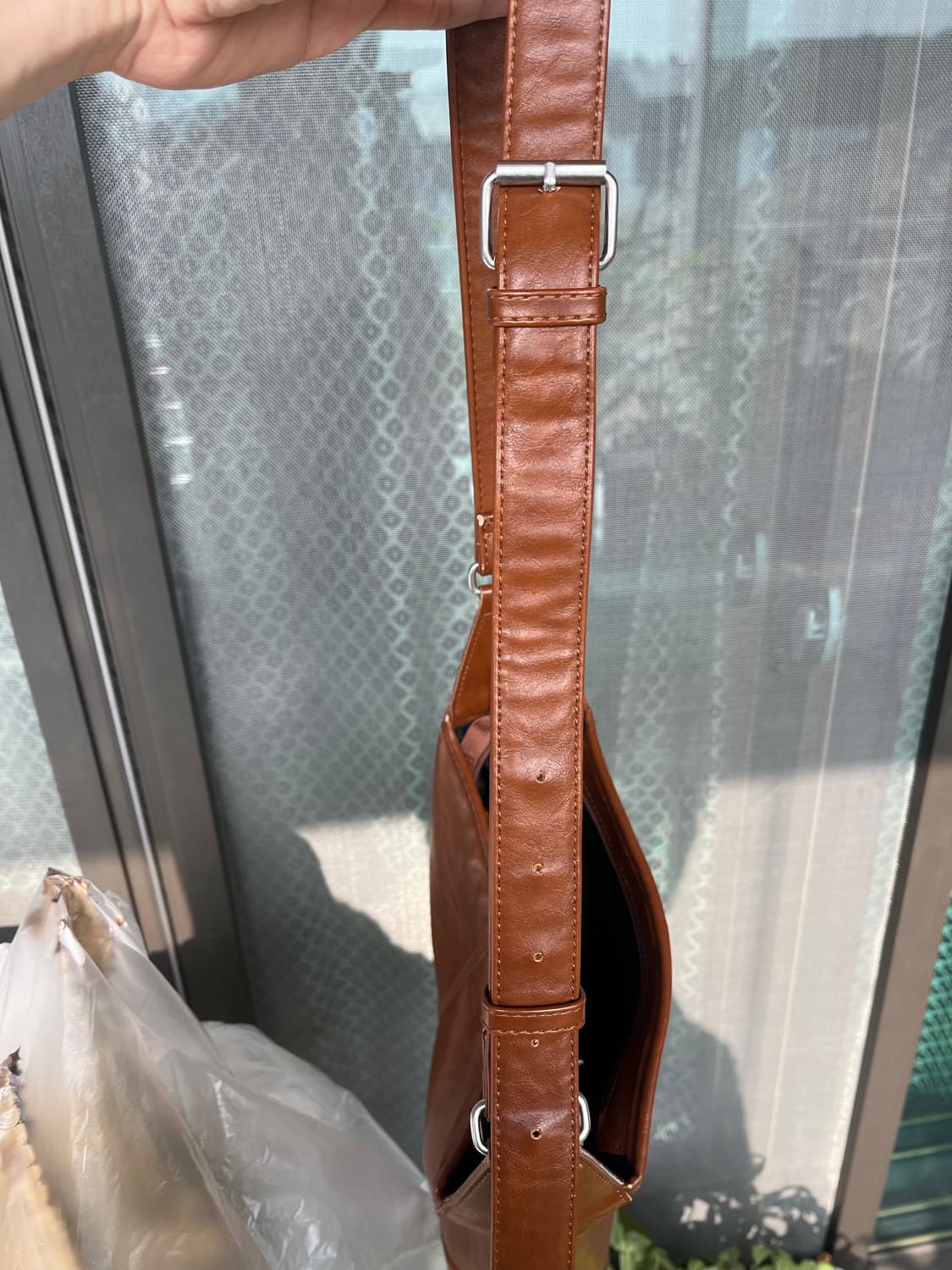 밀로아카이브 쉘 레더 데이백 브라운 상품이미지2