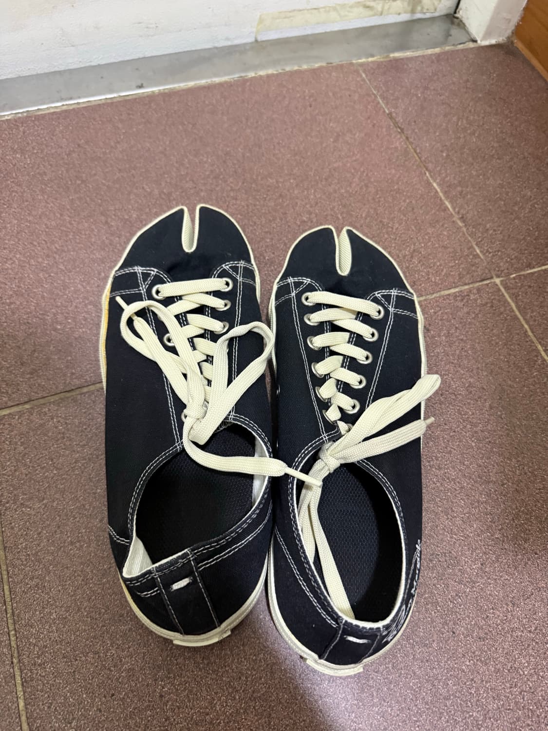 마르지엘라 타비 스니커즈 42.5 시이즈 상품이미지1