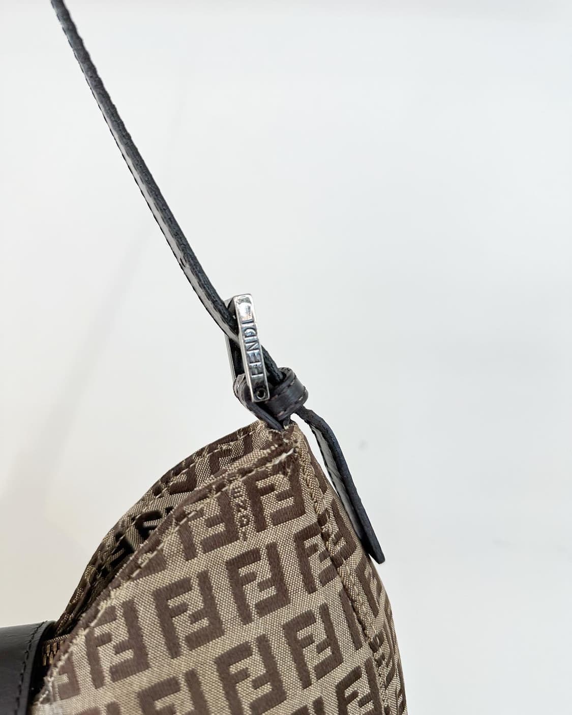 펜디 베이지 주카패턴 빅 숄더백  상품이미지5