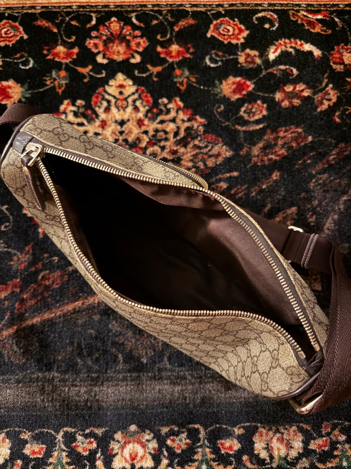 정품 구찌 포켓 크로스백 상품이미지4