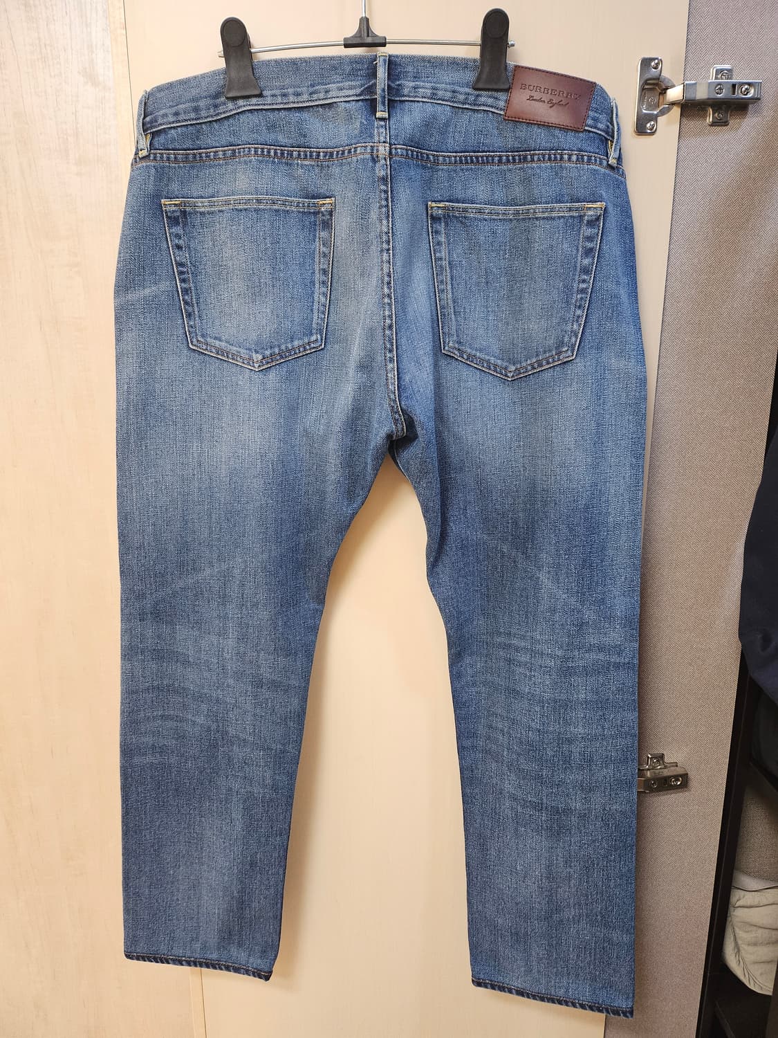 버버리 슬림핏 청바지 36 상품이미지2