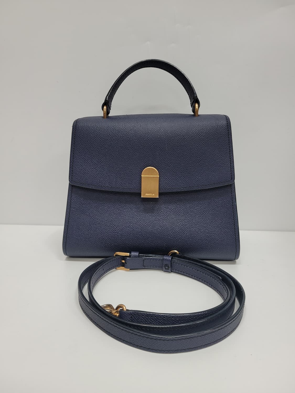 BEAN POLE 20FW 빈폴 블링 사첼백 / 가죽 블랙
 상품이미지2