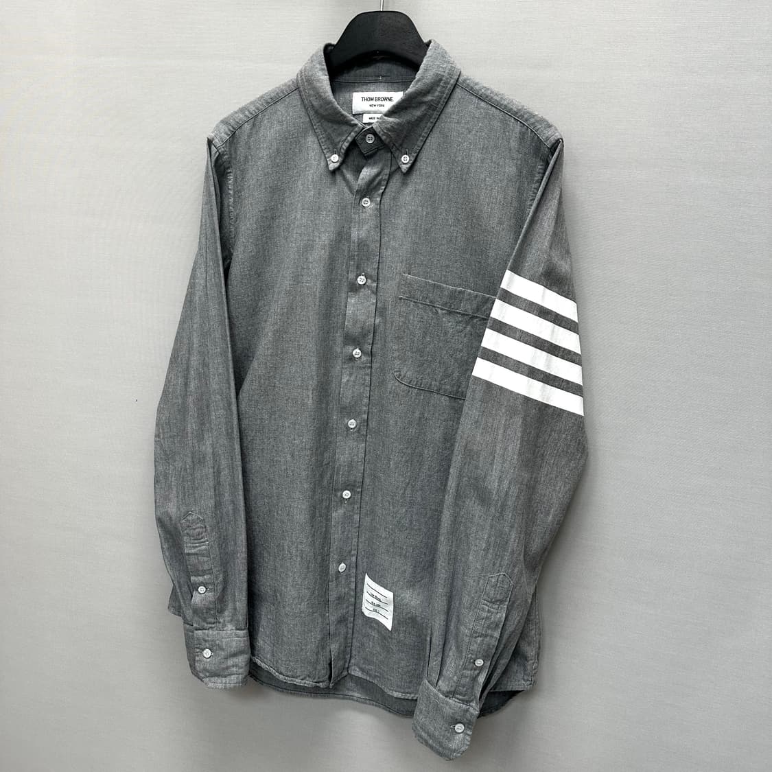 톰브라운 샴브레이 사선완장 코튼 셔츠 ( 2 ) 상품이미지3