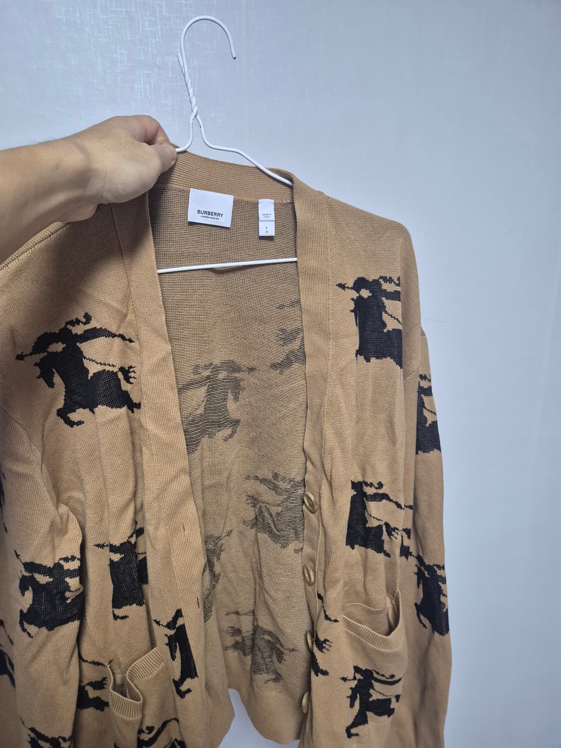 버버리 가디건(여성용)팔아요 상품이미지1