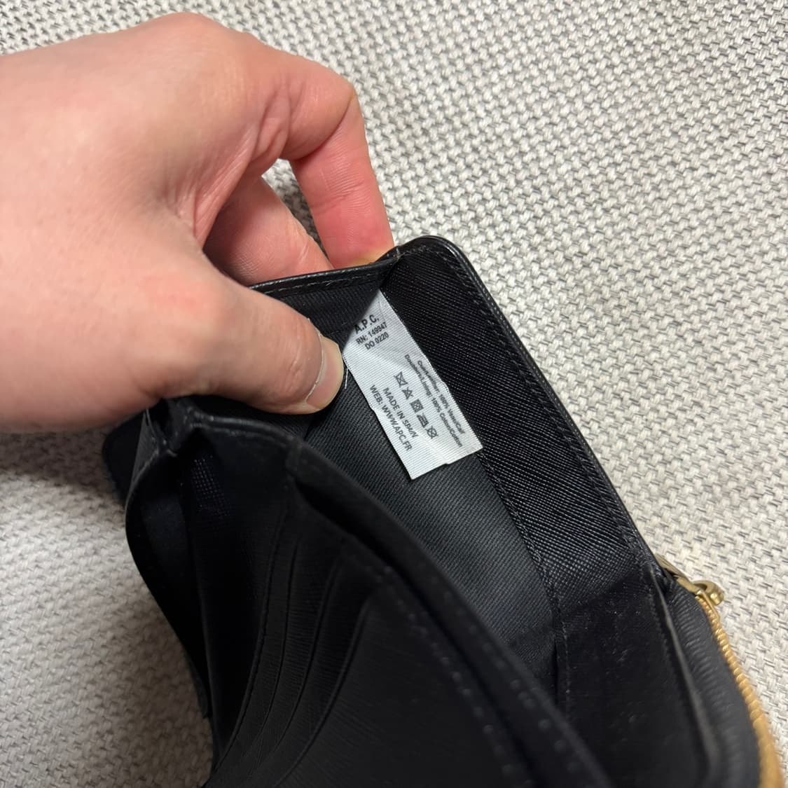 A.P.C. 아페쎄 엠마누엘 컴팩트 반지갑 상품이미지4