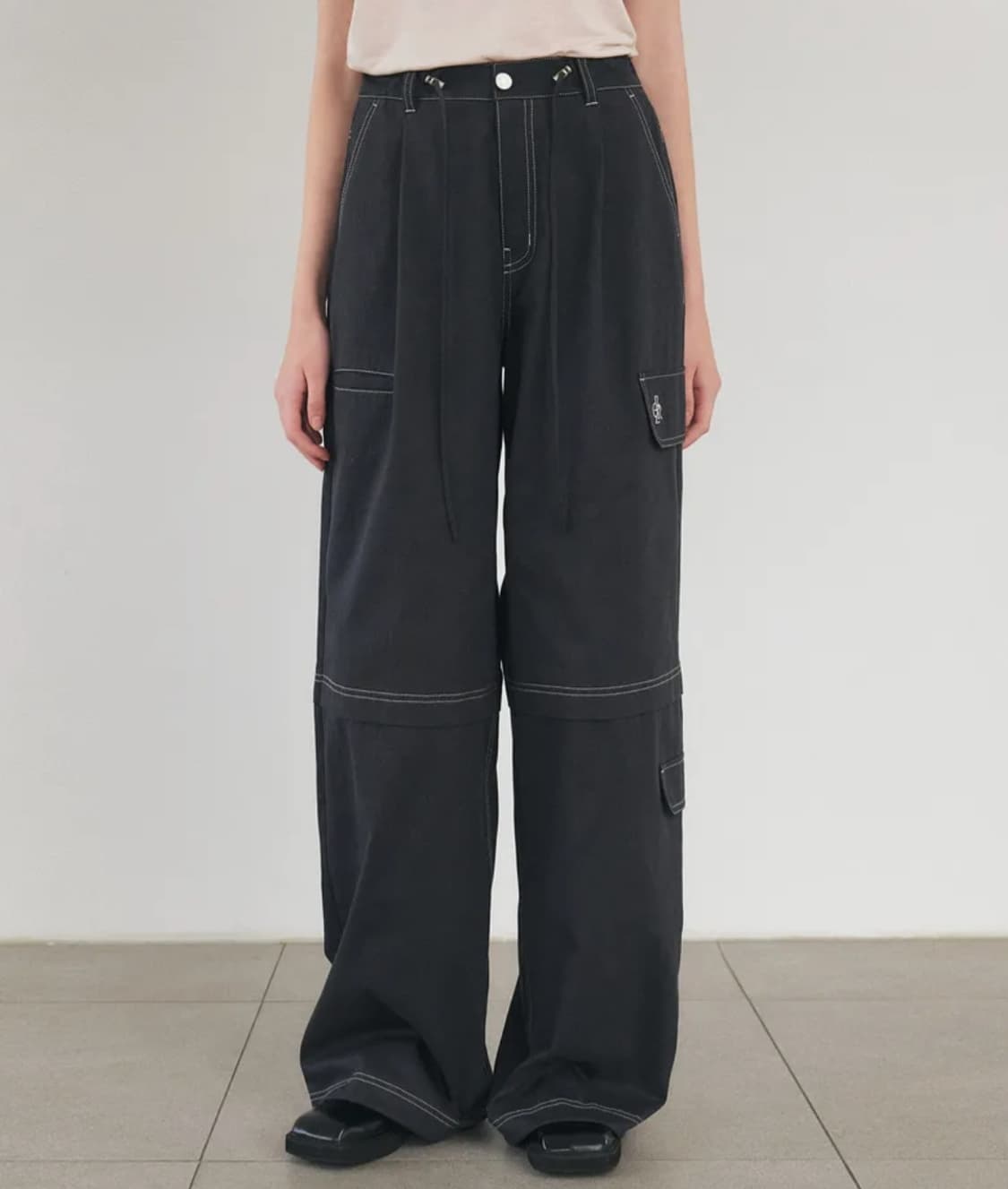 (공홈품절)시티브리즈 스티치 카고 배색 팬츠 핑크차콜 상품이미지2