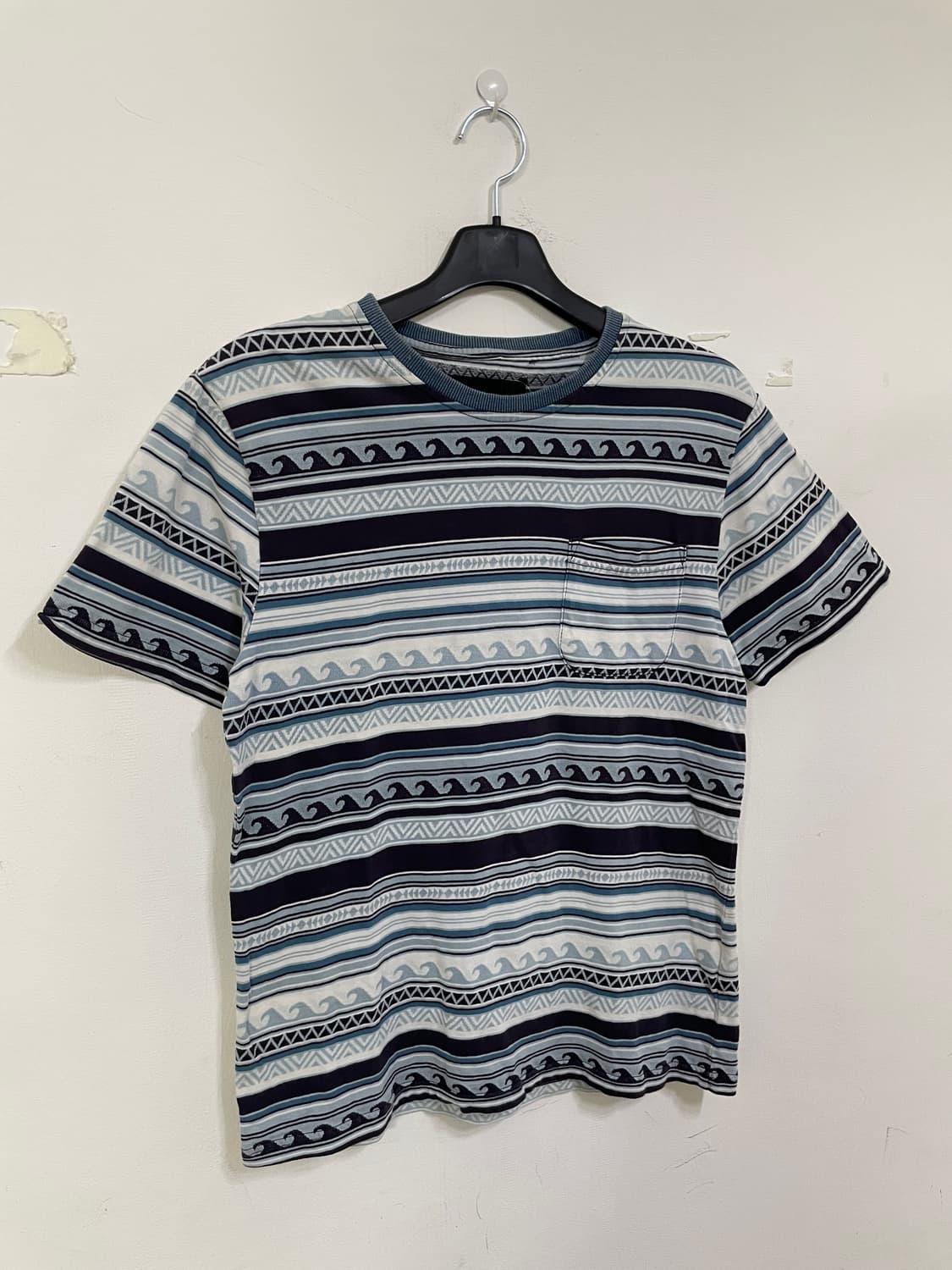 인더애틱 반팔 티셔츠 상품이미지1