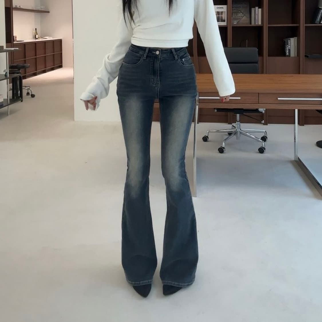 새상품) 블랙,진청 2개 일괄 에이블리 나쇼중 부츠컷 데님 팬츠 상품이미지2