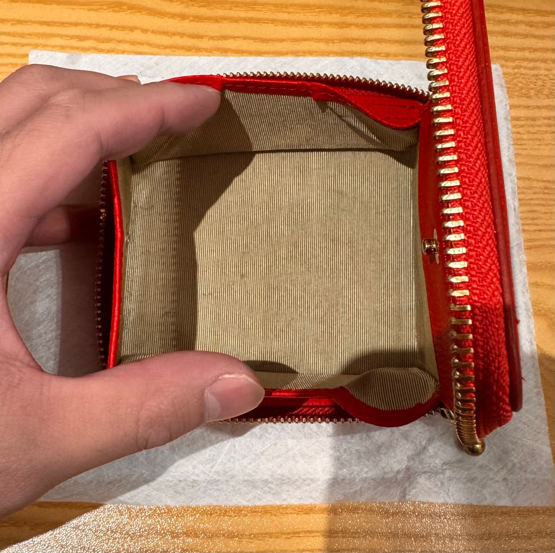 캐피탈 떰즈 본 핸드지갑(레드) 판매합니다 상품이미지5