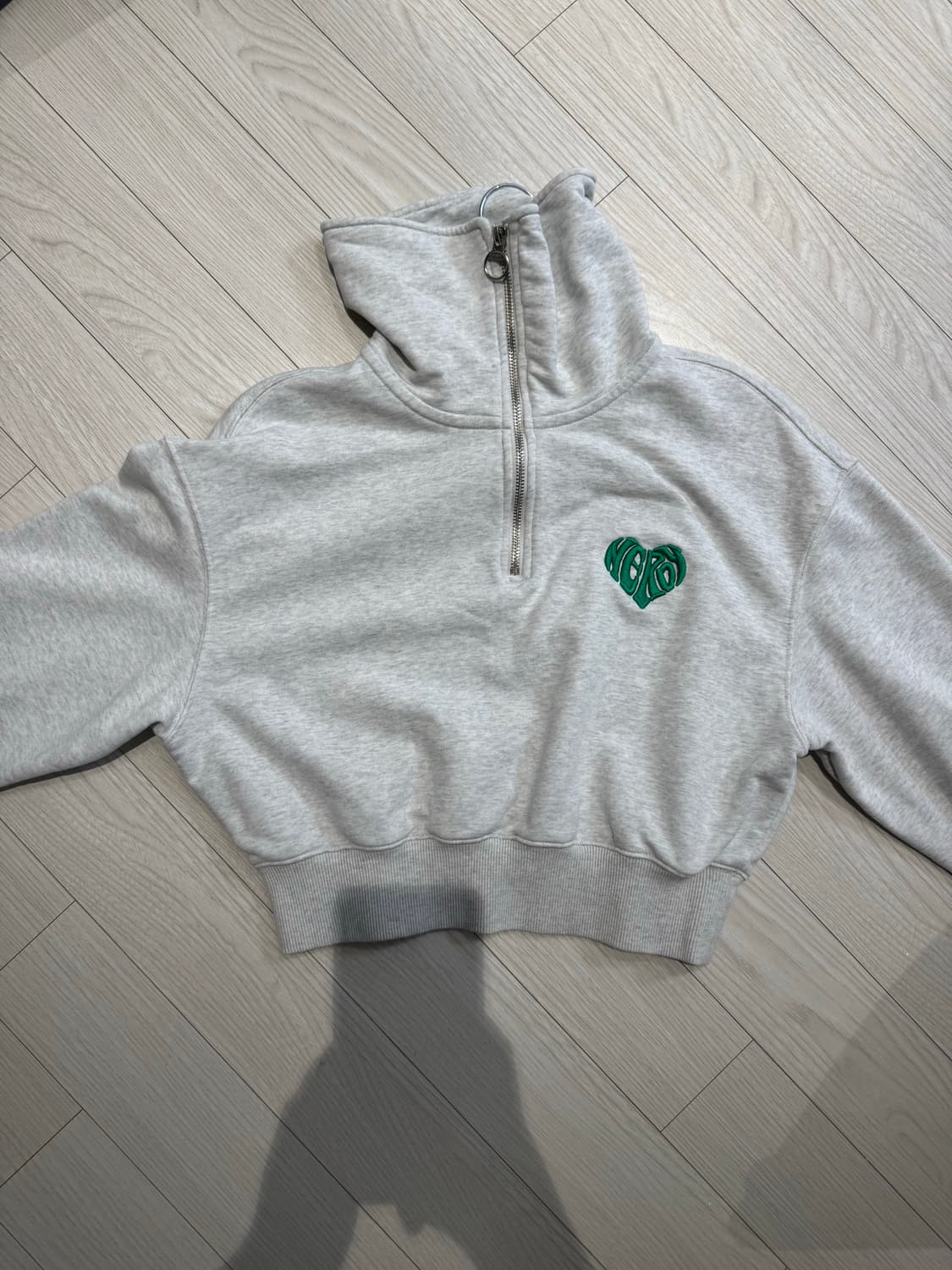 NERDY 크롭 하프집업 맨투맨 S사이즈 상품이미지4