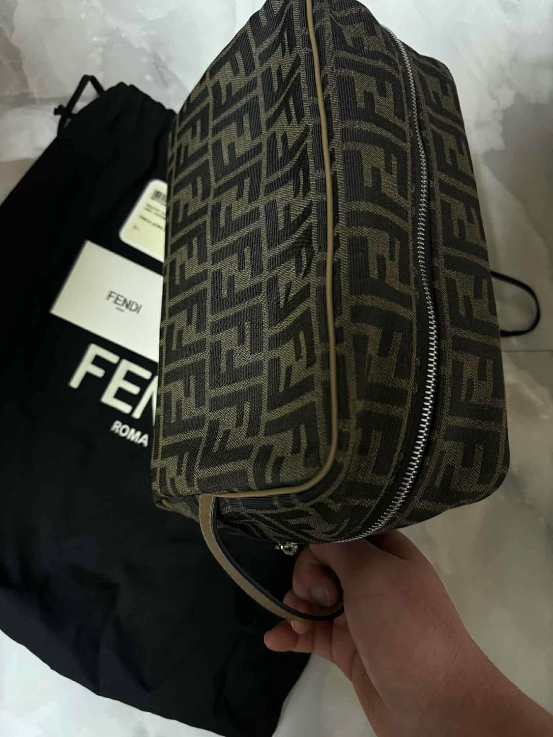 펜디 FF 로고 파우치 상품이미지2