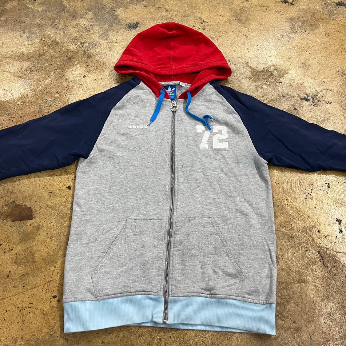 아디다스 그레이 레드 배색 후드집업 95 상품이미지3