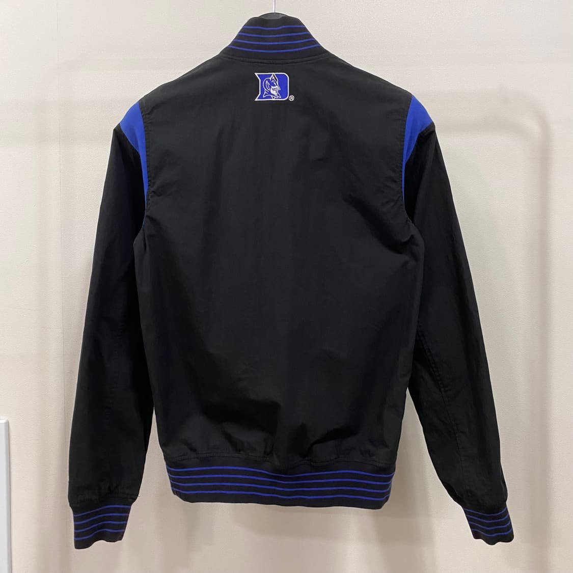 나이키 듀크 블루 데빌스 봄버 바시티 자켓 상품이미지2