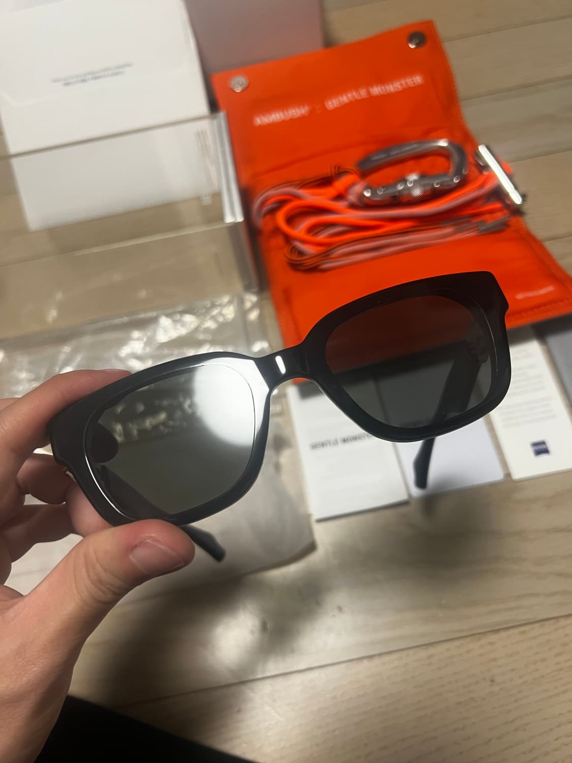 젠틀몬스터 앰부쉬 카라비너 01 상품이미지3