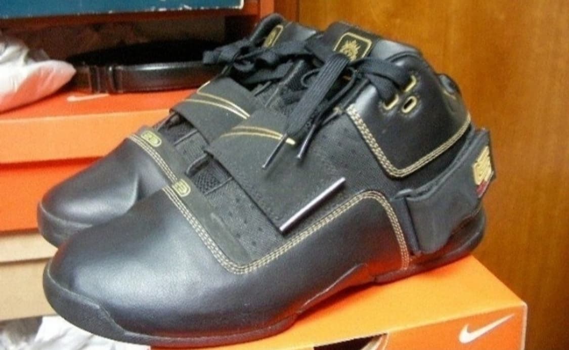 나이키 줌 솔져 르브론 검금 250 상품이미지1