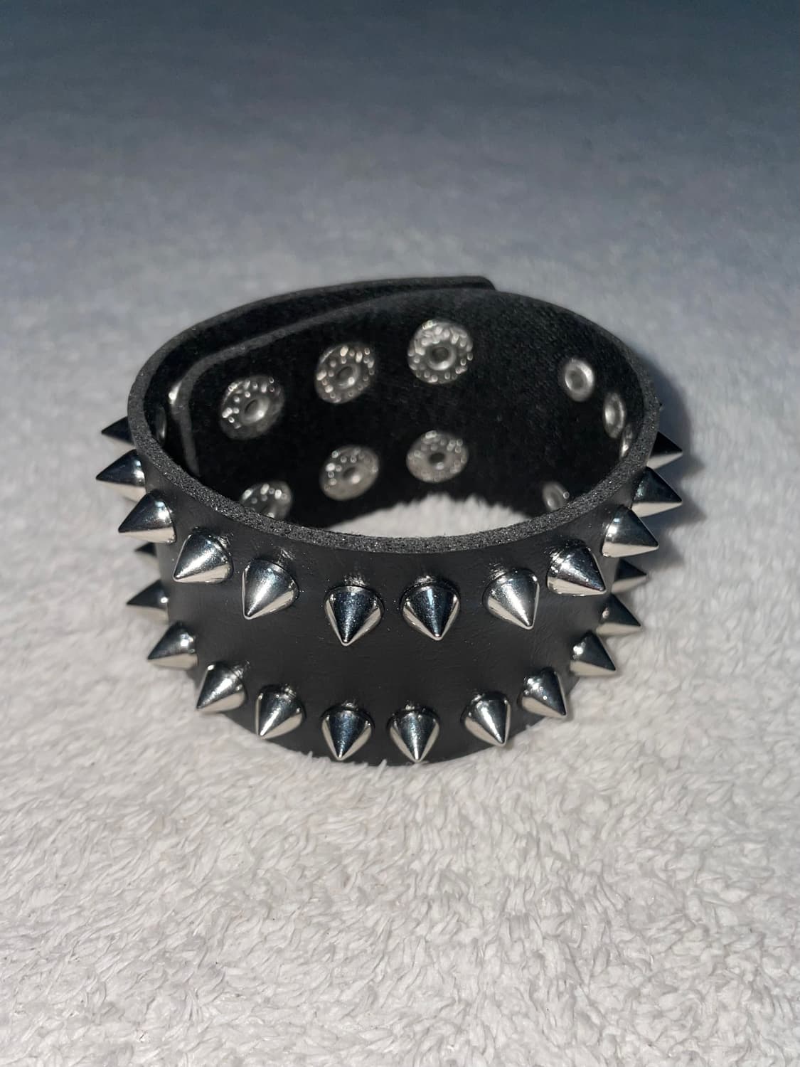 black studs leather bracelet 상품이미지1