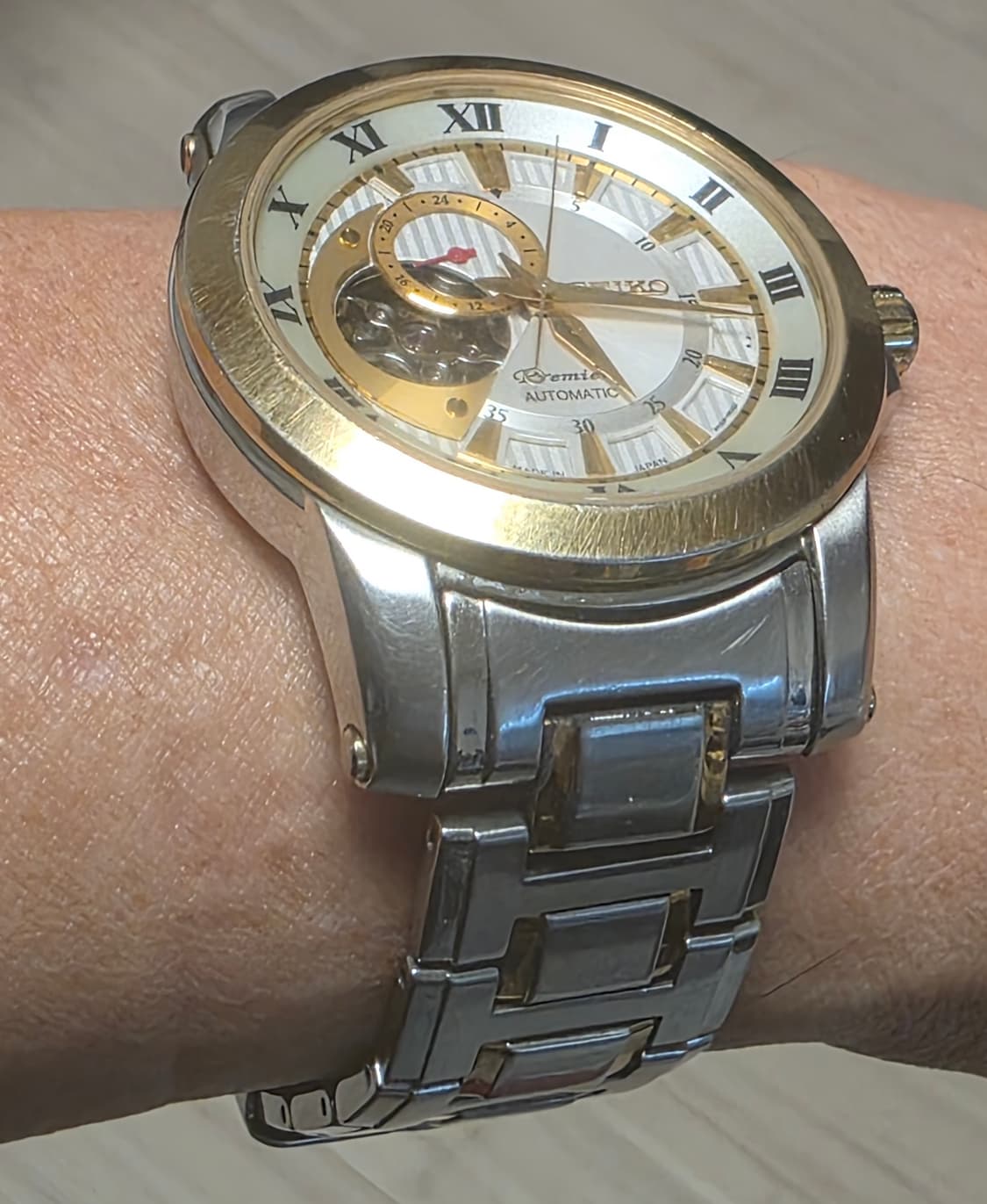 세이코 프리미어 SSA216J1 오픈 하트 오토메틱 시계 상품이미지3