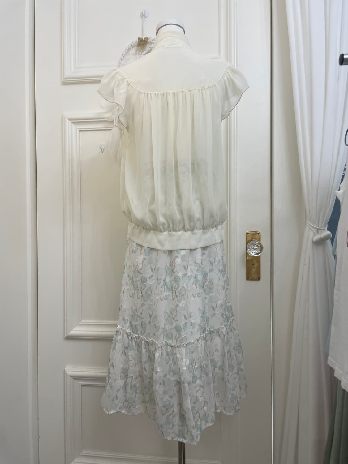 ivory shirring bow lovely blouse(size-M) 상품이미지4