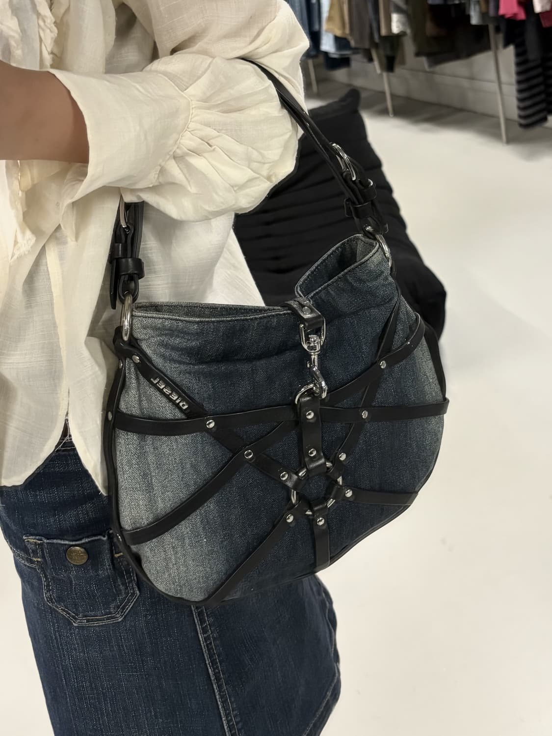 DIESEL harness detail hand bag  상품이미지1