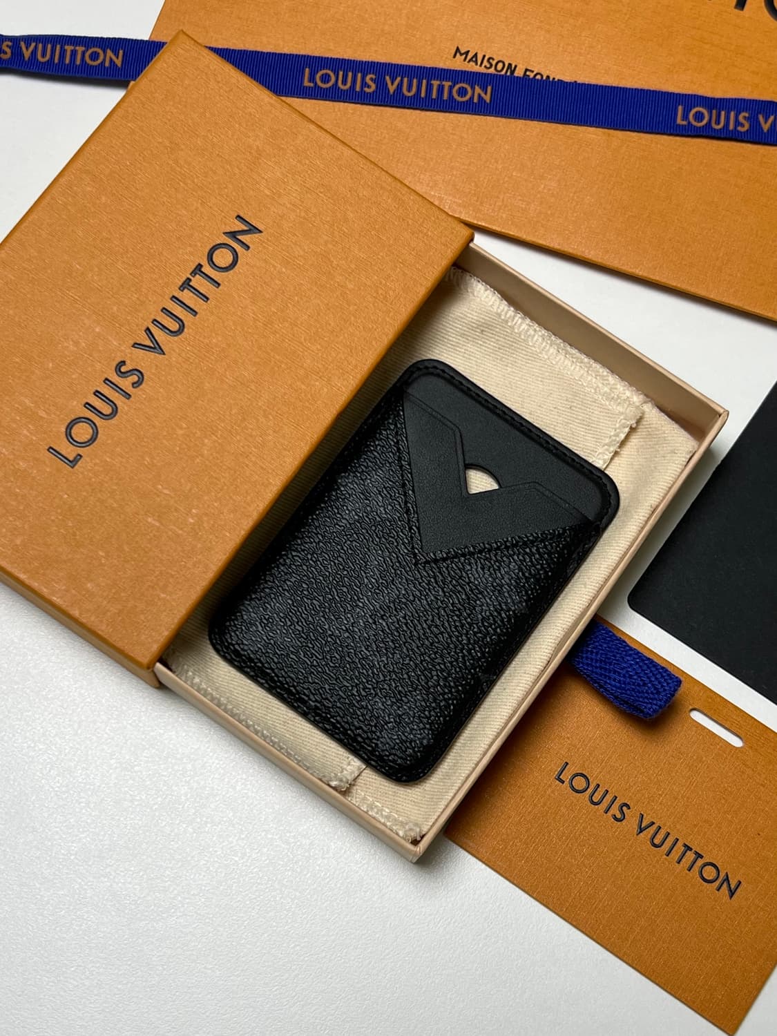[정품] 루이비통 포르트 카르트 마그넷 / 맥세이프 카드지갑 상품이미지4