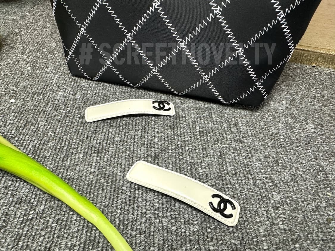 샤넬 블랙 로고 헤어핀 (1피스) 상품이미지8
