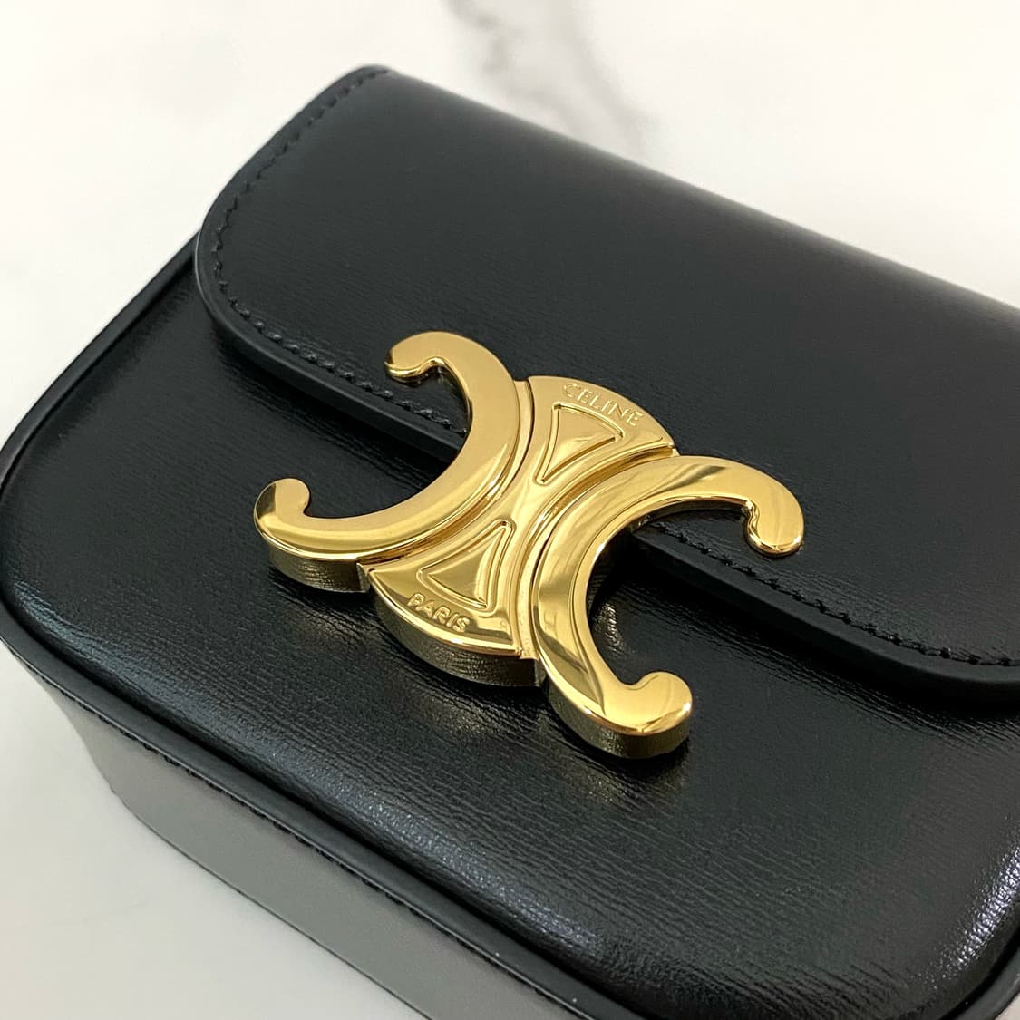 거의새것 셀린느 미니 클로드 샤이니 카프스킨 블랙 여성 가방 상품이미지8