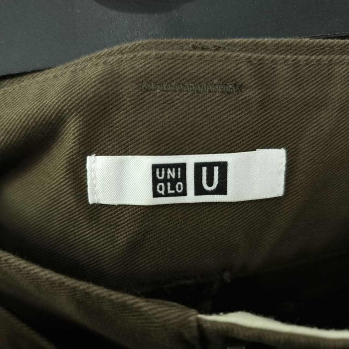 [유니클로 U 르메르] 루즈 핀턱 벵티드 팬츠 올리브 M18816 상품이미지7