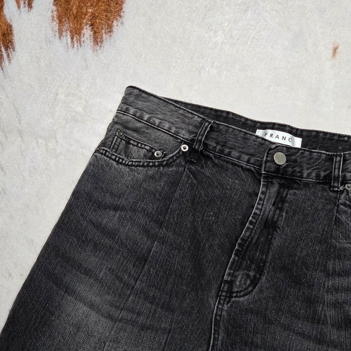 빈티지 흑청 핀턱 워싱 와이드 데님팬츠 상품이미지2