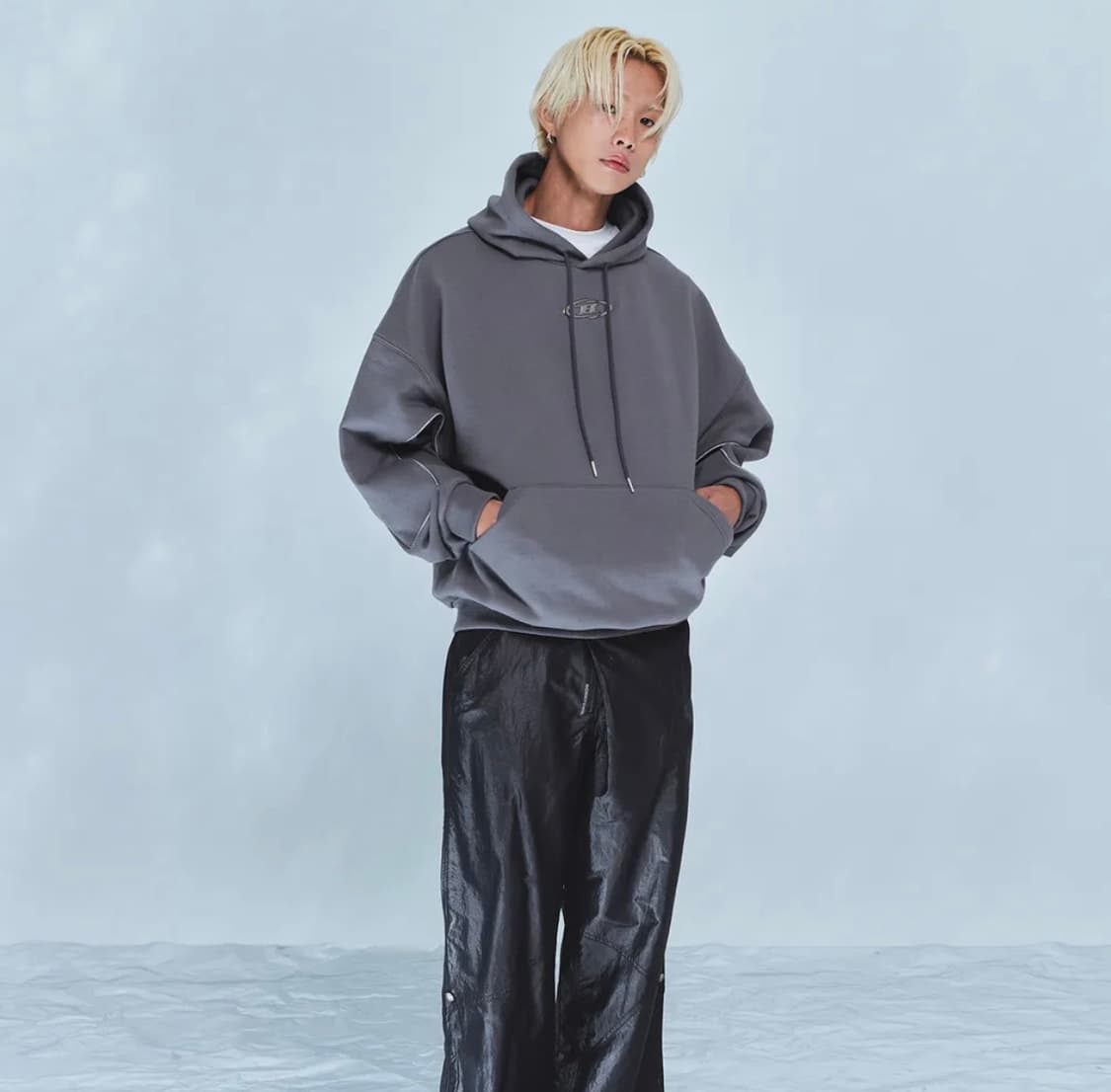 본투윈 차콜 후디 상품이미지1