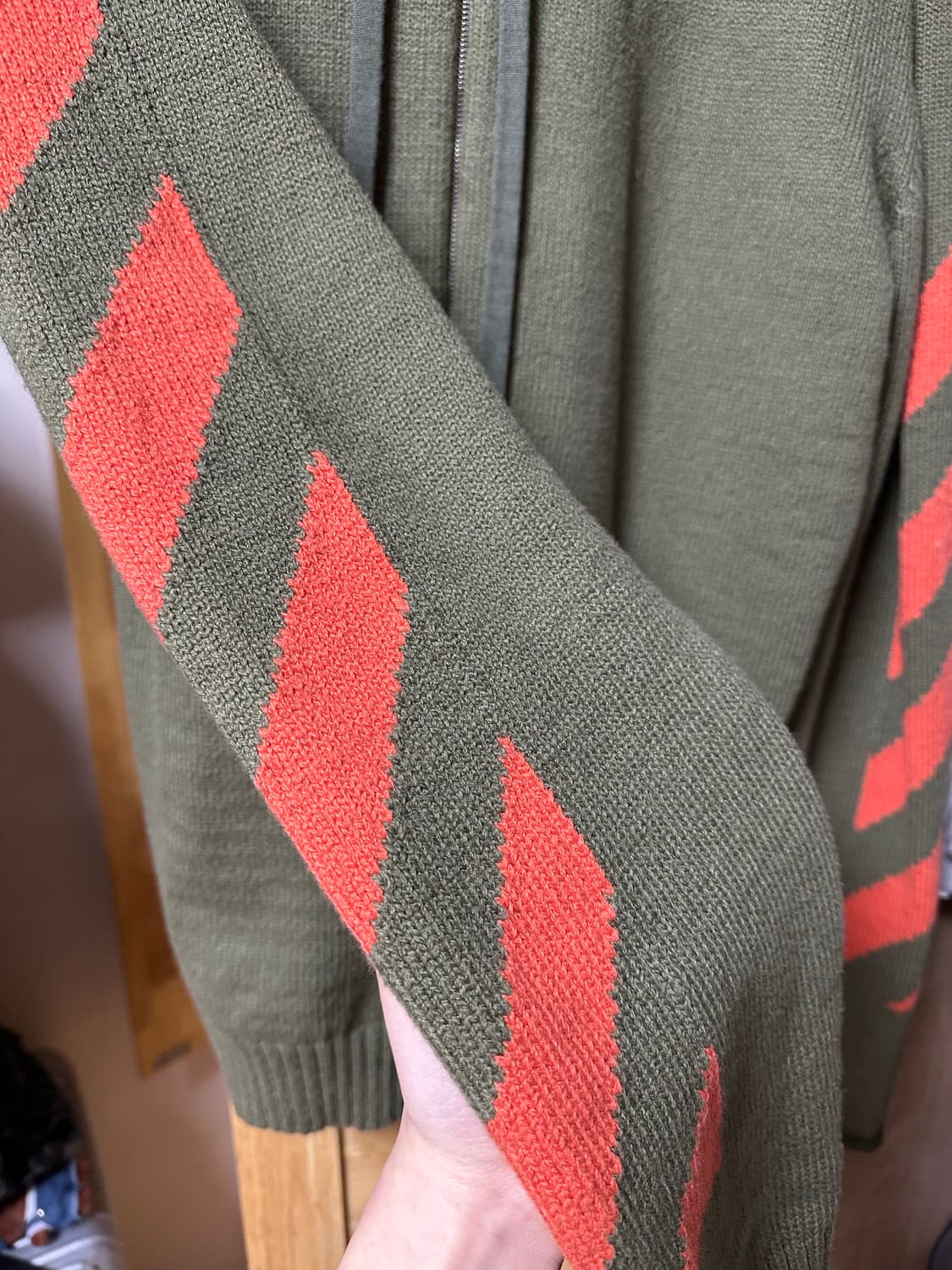 오프화이트 에로우 니트후드집업 상품이미지3