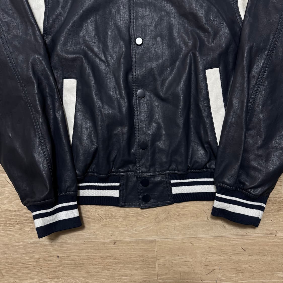 브이투 바시티 레더 자켓 상품이미지3