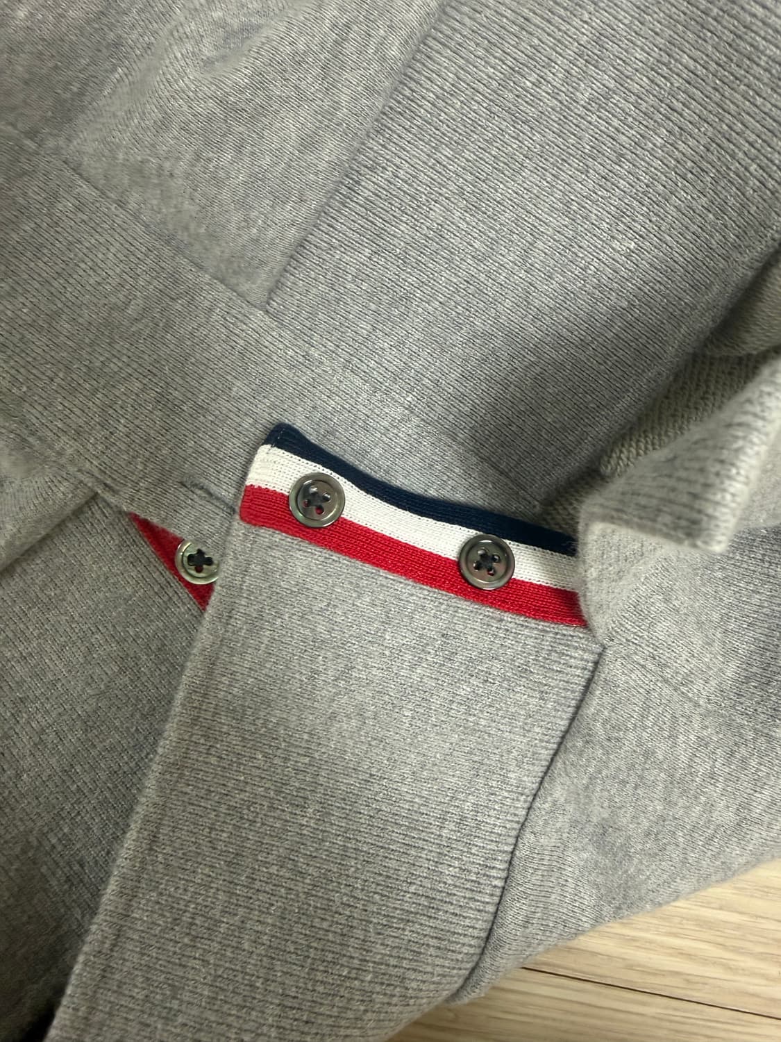 톰브라운 맨투맨 상품이미지4