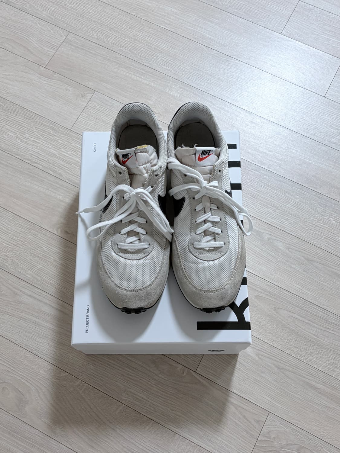 나이키 테일윈드79 흰검 280 상품이미지2