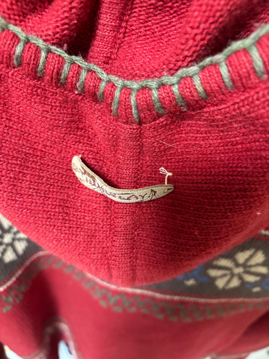 썰스데이 아일랜드 후드니트티 레드 상품이미지4