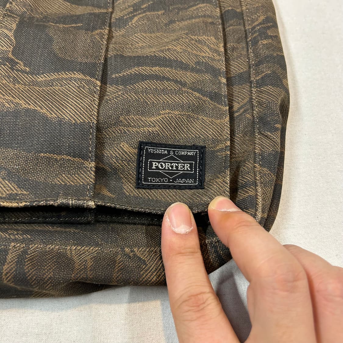 요시다 포터 타이거 카모 숄더백 크로스백 70주년 한정판 V5 상품이미지3