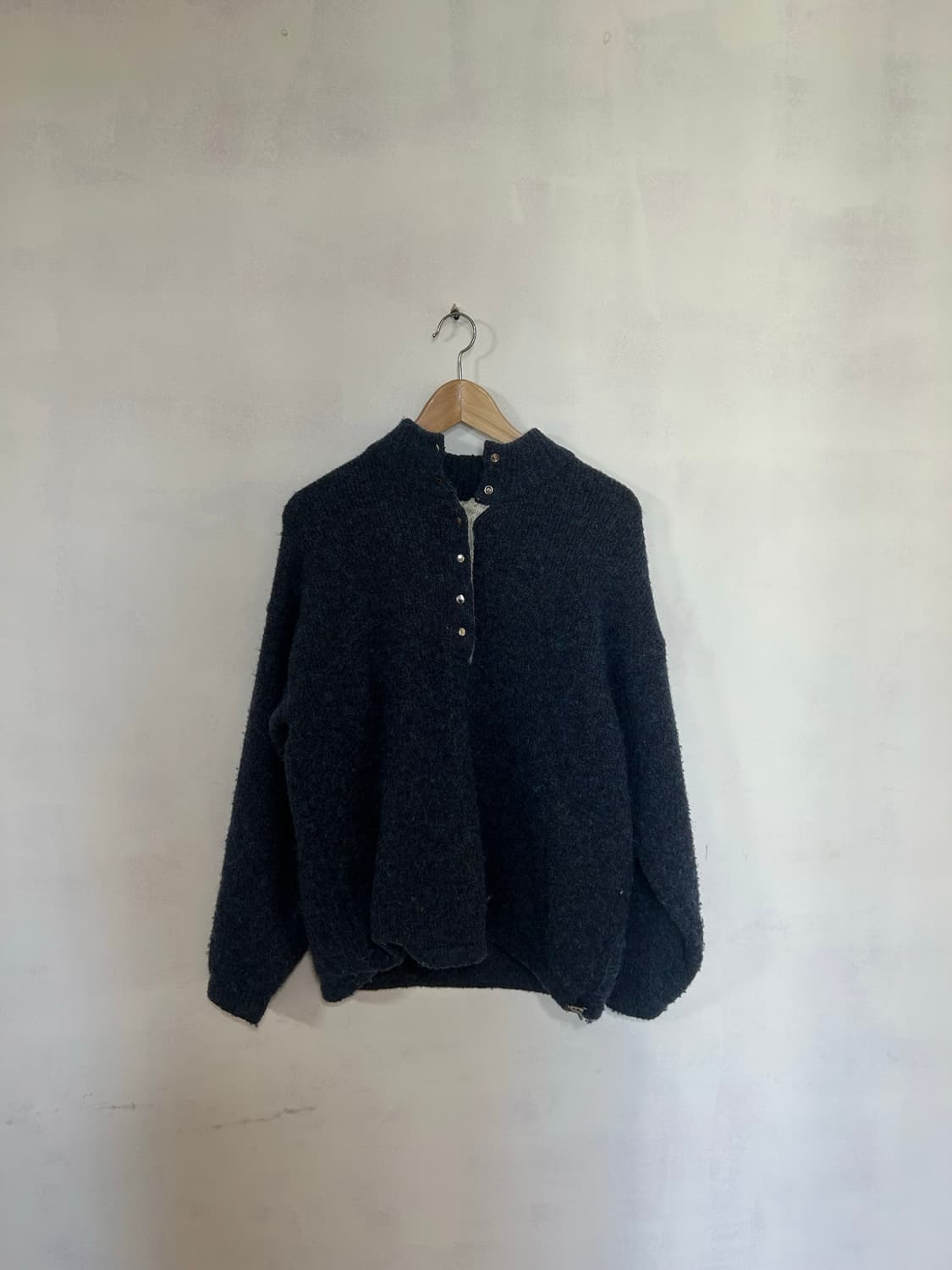ourcabinet kitten button fleece navy 상품이미지1