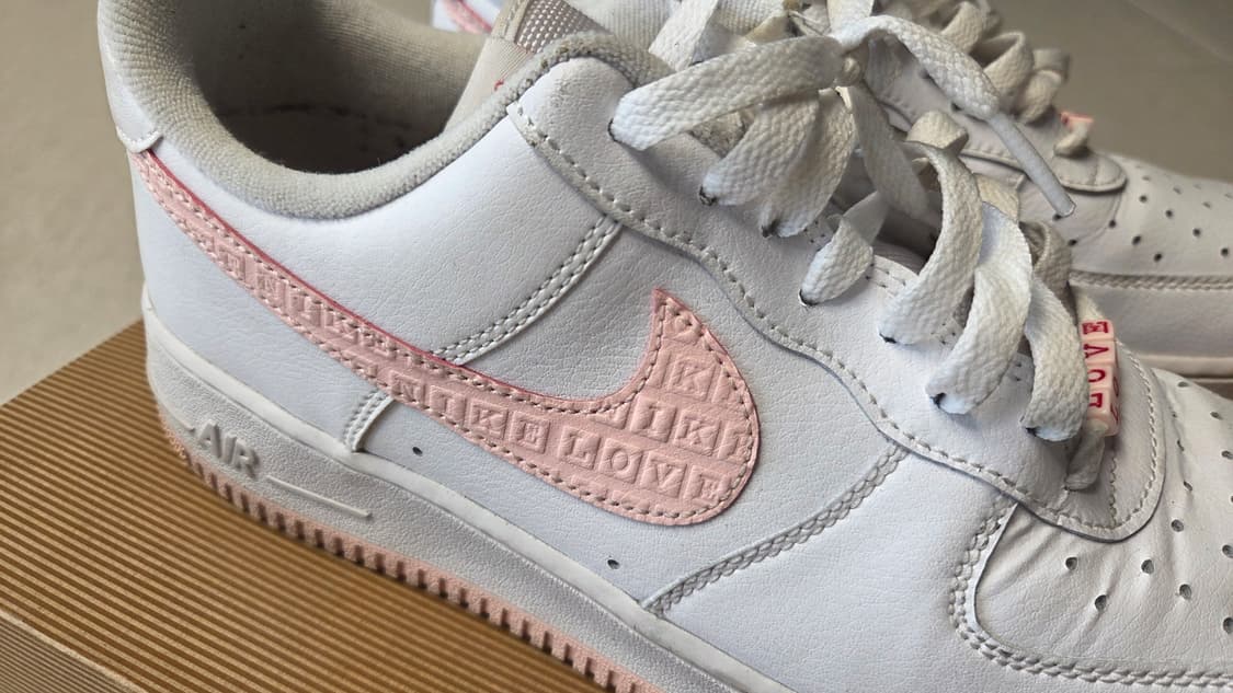 나이키 에어 포스 1 발렌타인데이 2022 상품이미지7