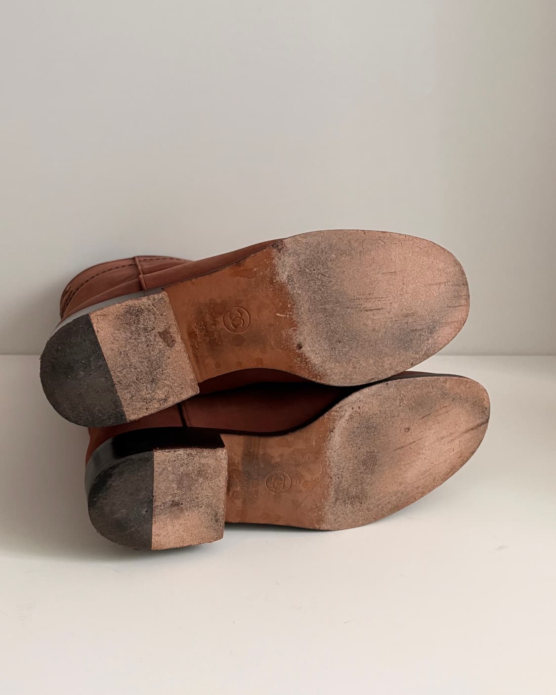 CHANEL 샤넬 CC 로고 웨스턴 미들 부츠 361/2 브라운 상품이미지10