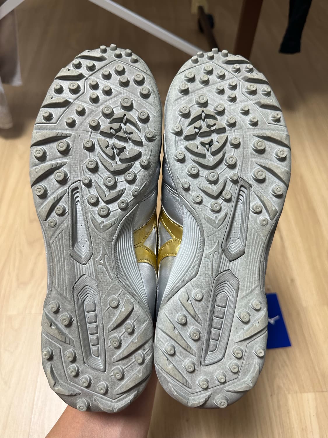 미즈노 모렐리아2 프로 AS 풋살화 플래티넘 실버팩 265 상품이미지5