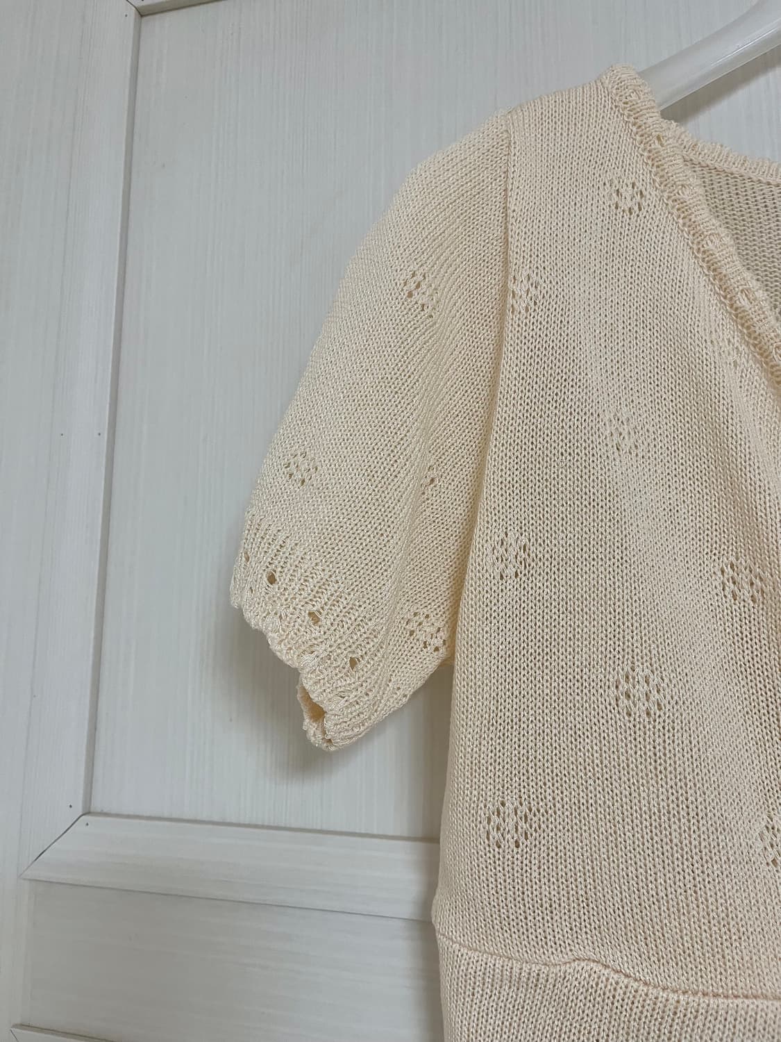 에딘버러 핑크 아이보리 펀칭 랩 니트 크롭 가디건 상품이미지4